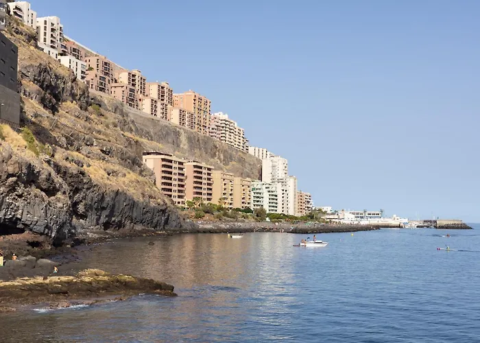 Home2book Miami Views & Pool, *