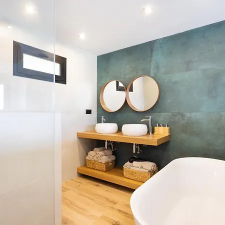 Home2book Miami Views & Pool, شقة