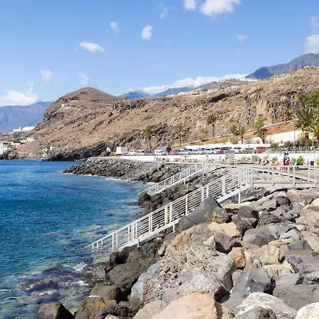 Home2book Miami Views & Pool, شقة